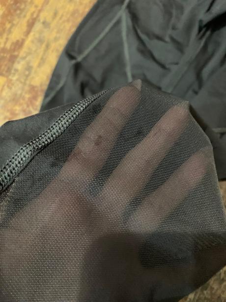 Karitraa leginy m, m