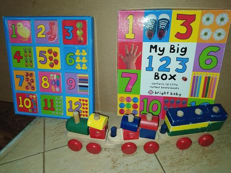 12 anglických miniknižiek pre najmenších,