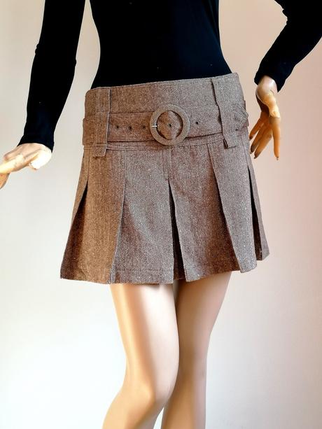 Vlnená suknička s opaskom, s