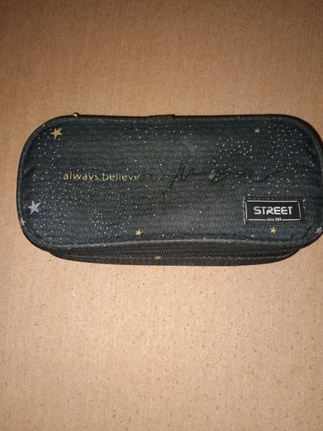 Školská taška s peračníkom, 