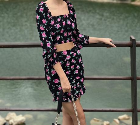 Kvetinový top so sukňou, bershka,s