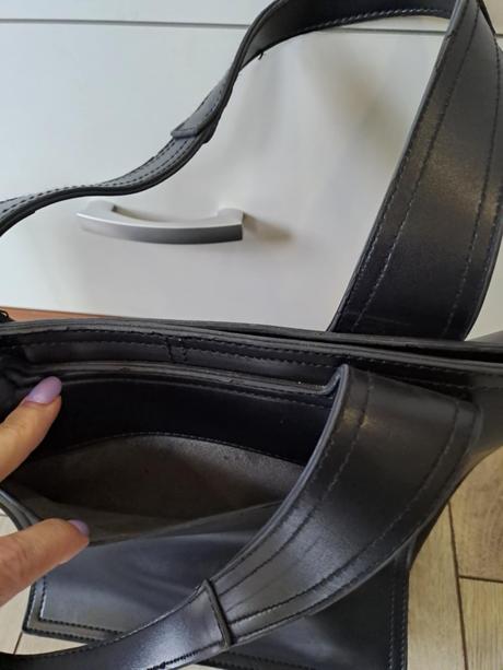 Dámska väčšia kabelka  , vo velmi dobrom stave, 