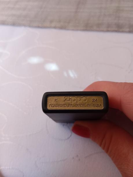 Zippo zapaľovač,