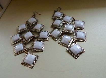 Výrazné visiace náušnice, 