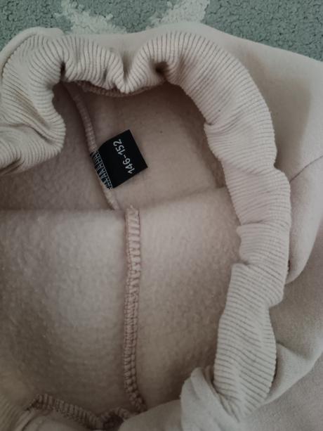 Teplé tepláky, 146