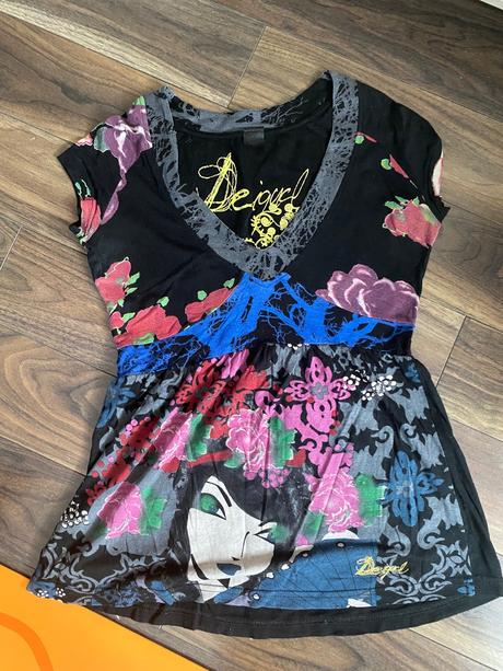 Desigual tričko s krátkym rukávom a výstrihom, desigual,s