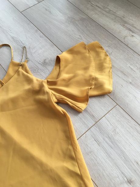 Nádherný top s odhalenými ramenami, new look,38