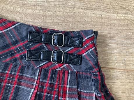 Karovana suknicka, c&a,122