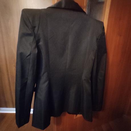 Sako čierne malé, zaujímavé vypchávky, xs