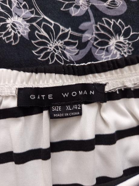 Raz oblečené pásikavé šaty, gate,42