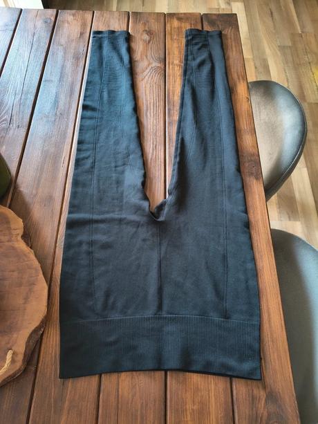 Work out čierne jednoduché športové legíny m-l, m