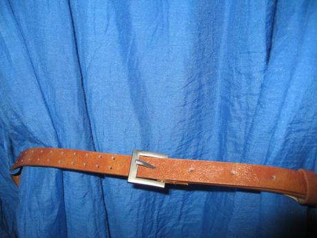 Hodvábna blúzka s čipkou a opaskom, m