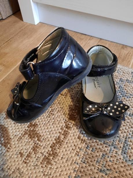 Dievčenské sandálky lakovky, 23
