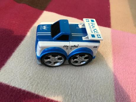 Policajne auto, mega block,