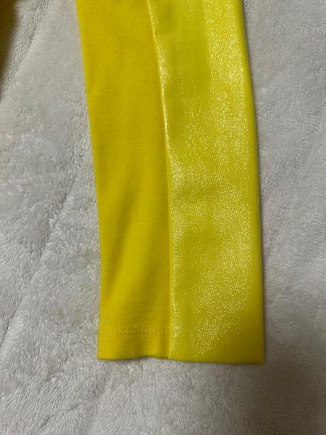 Nádherný kombinovaný žltý sukňový kostým magenta, l / m