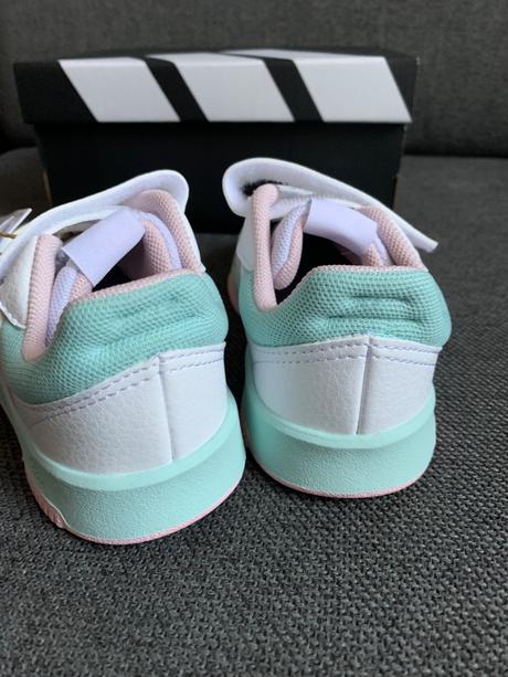 Tenisky na suchý zips, adidas,26