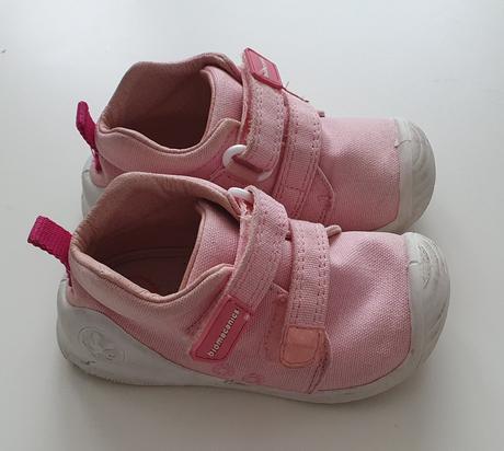 Dievčenské tenisky biomecanics, 21