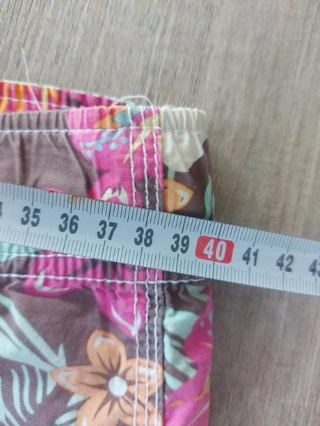 Hnede dievcenske kratasy logg, l.o.g.g.,158