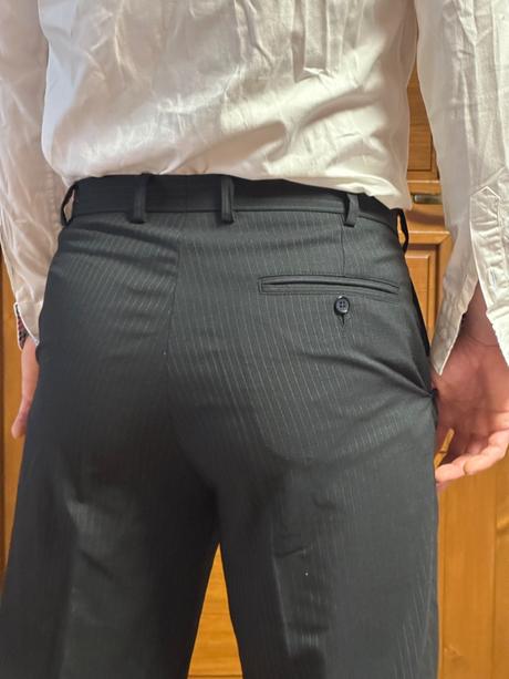 Pánsky oblek tmavý prúžkovaný, m