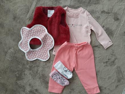 Svetrík tommy hilfiger - 68 s iným oblečením,