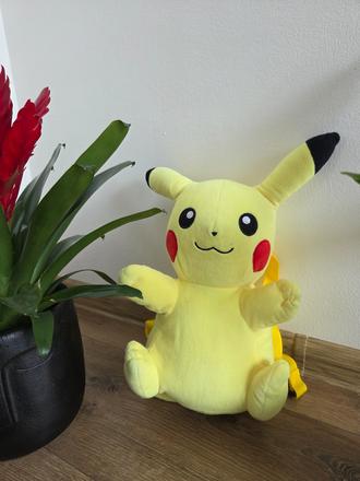 Batoh pikachu,