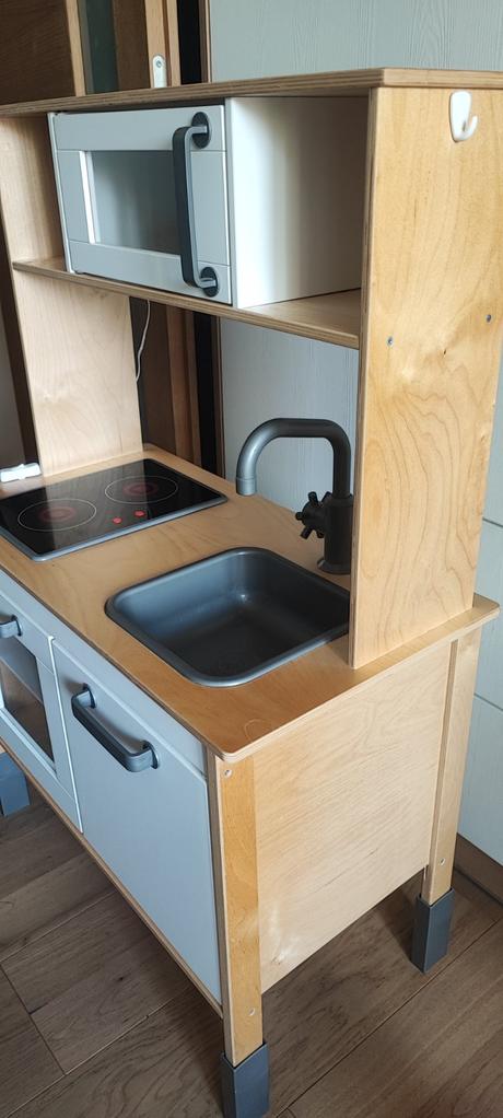 Ikea kuchynka s led osvetlením,