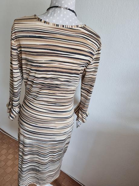 Elastické šaty 38, 38