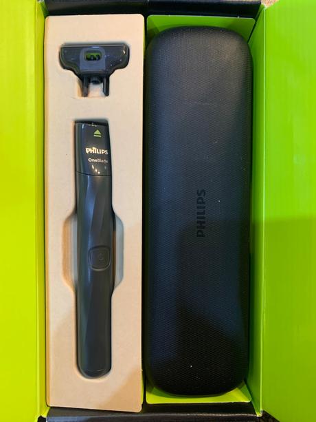 Philips oneblade strojček, 