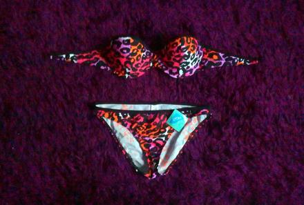 Krasne znackove plavky, 36