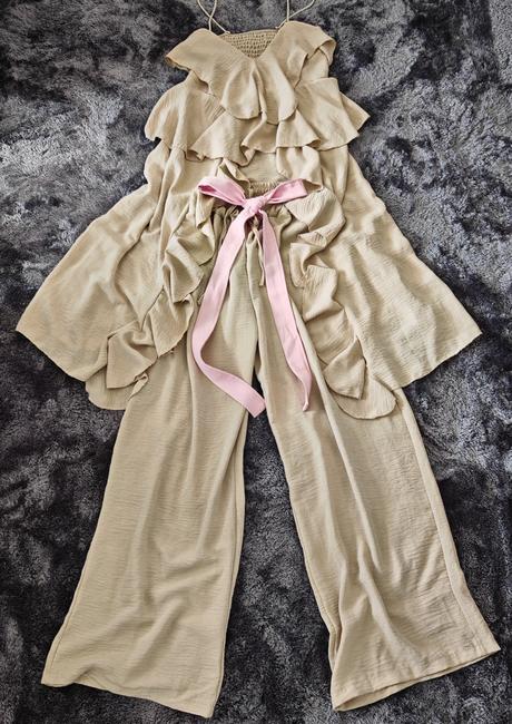 Krasny bezovy komplet, 