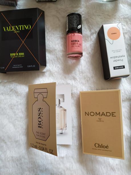 Balík kozmetiky, vzorky parfémov,