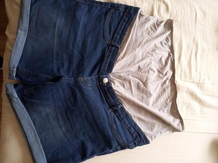 Tehotenske kraťasy, 44