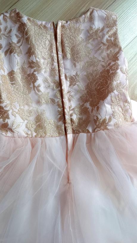 Nádherné šaty pre princeznú, 128