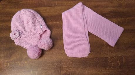 Pletená čiapka so šálom, 