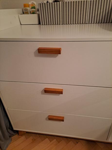 Komoda s prebaľovacím pultom, 