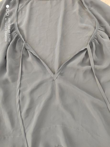 Priehladna seda bluzka, s