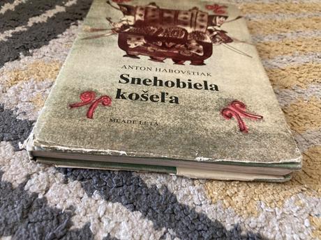 Snehobiela košeľa-prvé vyd.1981,