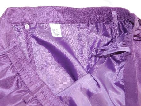 Pekny kvalitny kostym na slavnost, 44