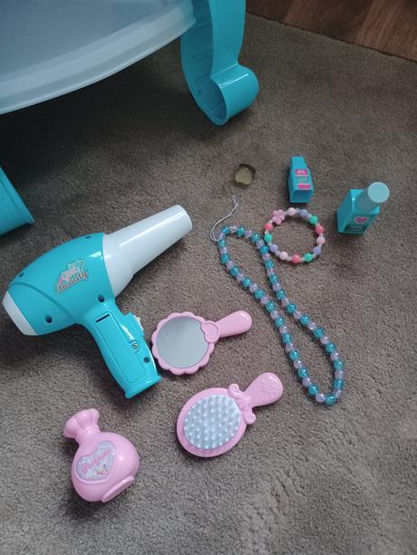 Kozmetický stolík, 