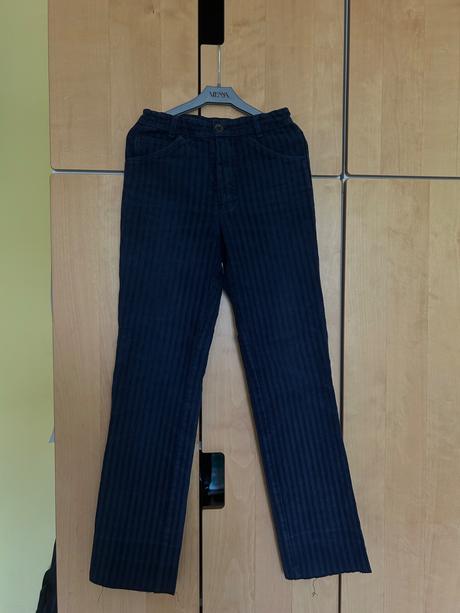 Teplé nohavice, 158