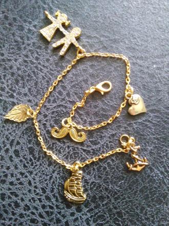 Náramok na nohu alebo ruku,