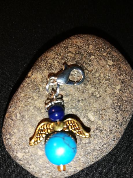 Prívesok anjel s minerálom tyrkenit,