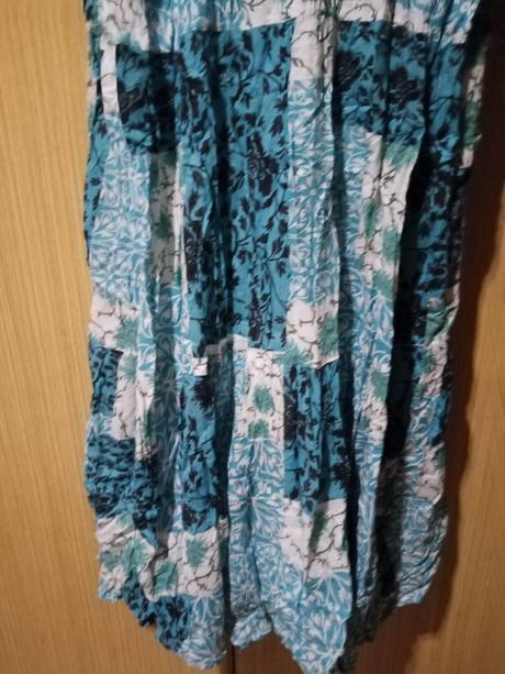 Dámske šaty, 44