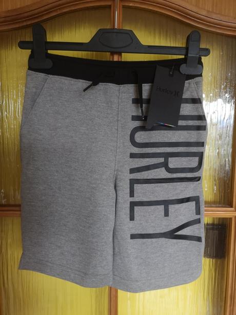 Hurley teplákové kraťasy veľkosť 6-8 rokov, 116 / 122 / 128