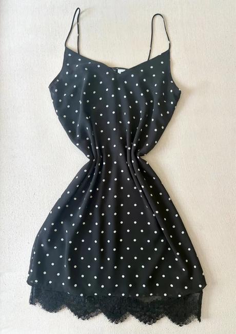 Čierne bodkované šaty s čipkou, h&m,s