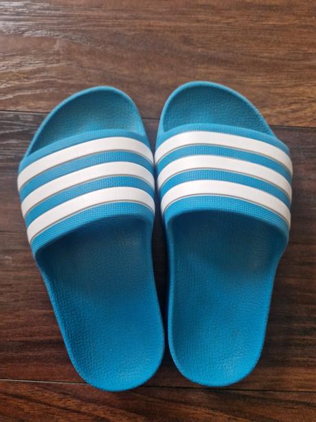 Slapky adidas vel.30 vd 17cm, adidas,30