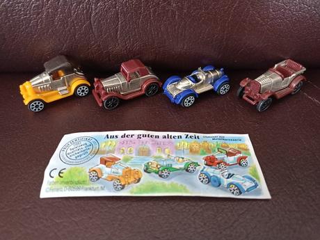 Kinder kovové retro autíčka,