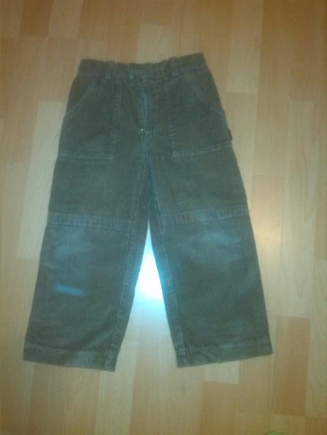 Clap.menčestrové nohavice, 104