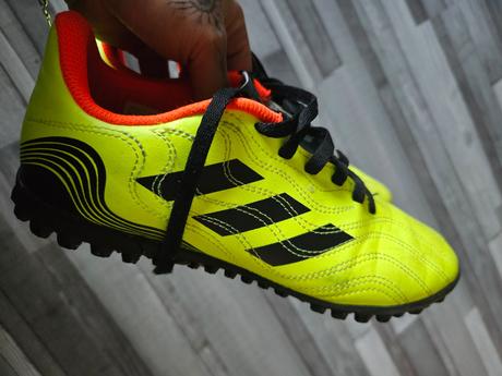 Turfy, adidas,37