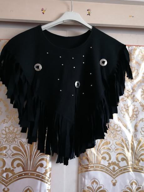 Pončo so strapcami,